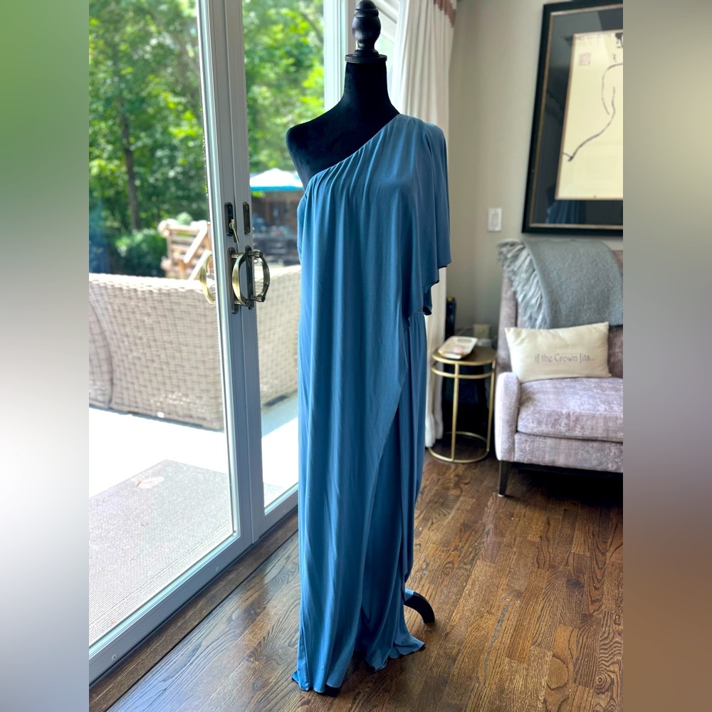 Comfortable elegant one shoulder knit jumpsuit.